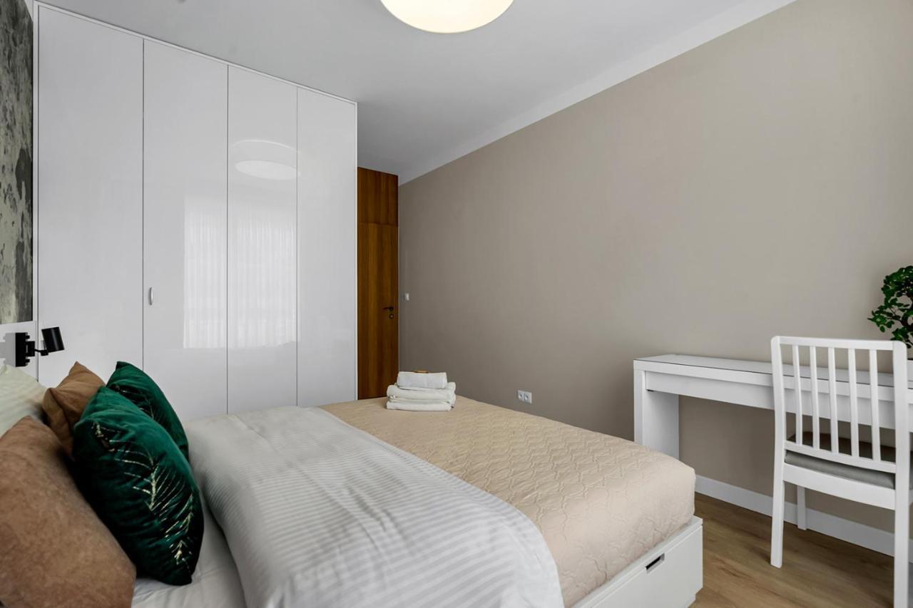 Lotnisko Chopina Modern Apartment Варшава Экстерьер фото